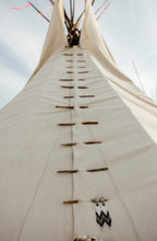 Load image into Gallery viewer, Annie-Oakley
