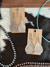 Load image into Gallery viewer, Vanilla Brindle Cattle Tag Earrings
