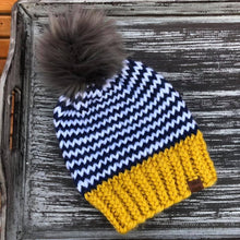 Load image into Gallery viewer, Stripes Beanie
