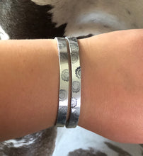 Load image into Gallery viewer, Sunflower Bracelet

