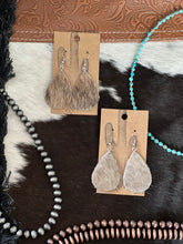 Load image into Gallery viewer, Vanilla Brindle Teardrop Earrings
